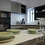 Spacious & 3bd With Front Balcony - Close To Sliema, St Julians, Valletta Appartamento