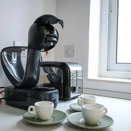 Spacious & 3bd With Front Balcony - Close To Sliema, St Julians, Valletta *