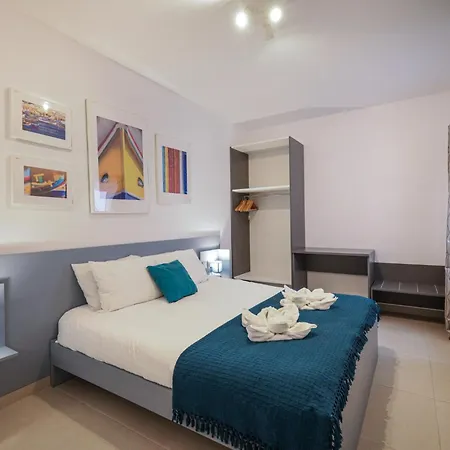 Spacious & 3bd With Front Balcony - Close To Sliema, St Julians, Valletta * Pembroke