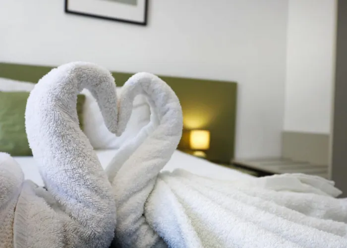 Spacious & 3bd With Front Balcony - Close To Sliema, St Julians, Valletta * Pembroke