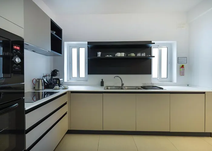 דירה Spacious & 3bd With Front Balcony - Close To Sliema, St Julians, Valletta *