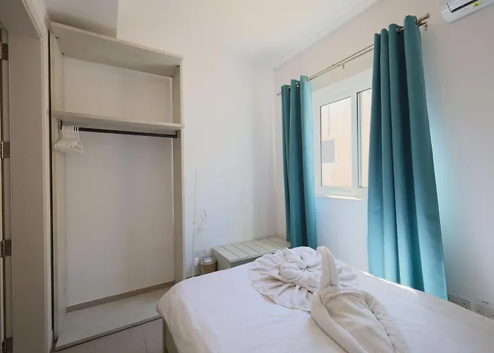 דירה Spacious & 3bd With Front Balcony - Close To Sliema, St Julians, Valletta