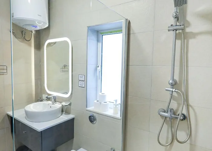 Spacious & 3bd With Front Balcony - Close To Sliema, St Julians, Valletta *